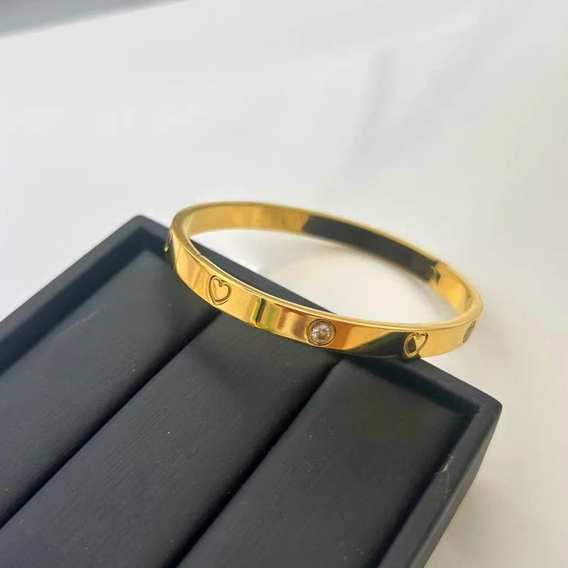 Heart Zircon Stainless Steel Bangle Bracelet – Unisex Gift